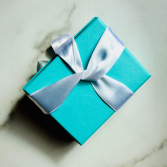 Tiffany & Co. Turquoise Box with Satin Ribbon - Picture 3 of 4